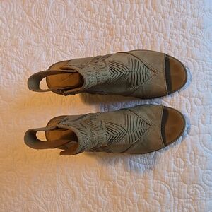 Leather look Booties